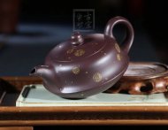 《平湖秋月（描金款）》宜興紫砂壺手工工藝美術(shù)師大師收藏級(jí)茶壺紫泥