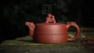 《金龍出?！芬伺d紫砂壺作品全手工底槽青