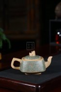 《絞泥靈龍》宜興紫砂壺工藝美術師手工茶壺本山綠泥