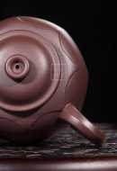 《靜荷》宜興紫砂壺高級(jí)工藝美術(shù)師手工紫茄泥茶具茶壺