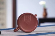 《牛蓋蓮子》宜興紫砂壺工藝美術師鮑玉華手工內壁章中容量功夫茶壺底槽青牛蓋蓮子