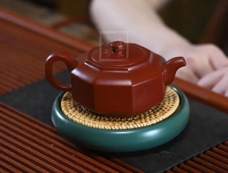 《八方納?！反蠹t袍清全手工老師作品收藏